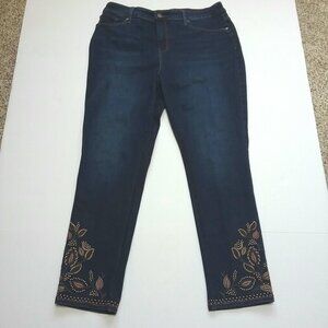 Chico's Perfect Stretch Girlfriend Flora Embroidered Jeans